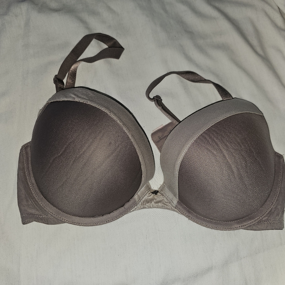 Victoria's Secret Fabulous Plunge 34D Bra Push Up Satin Underwire Grey